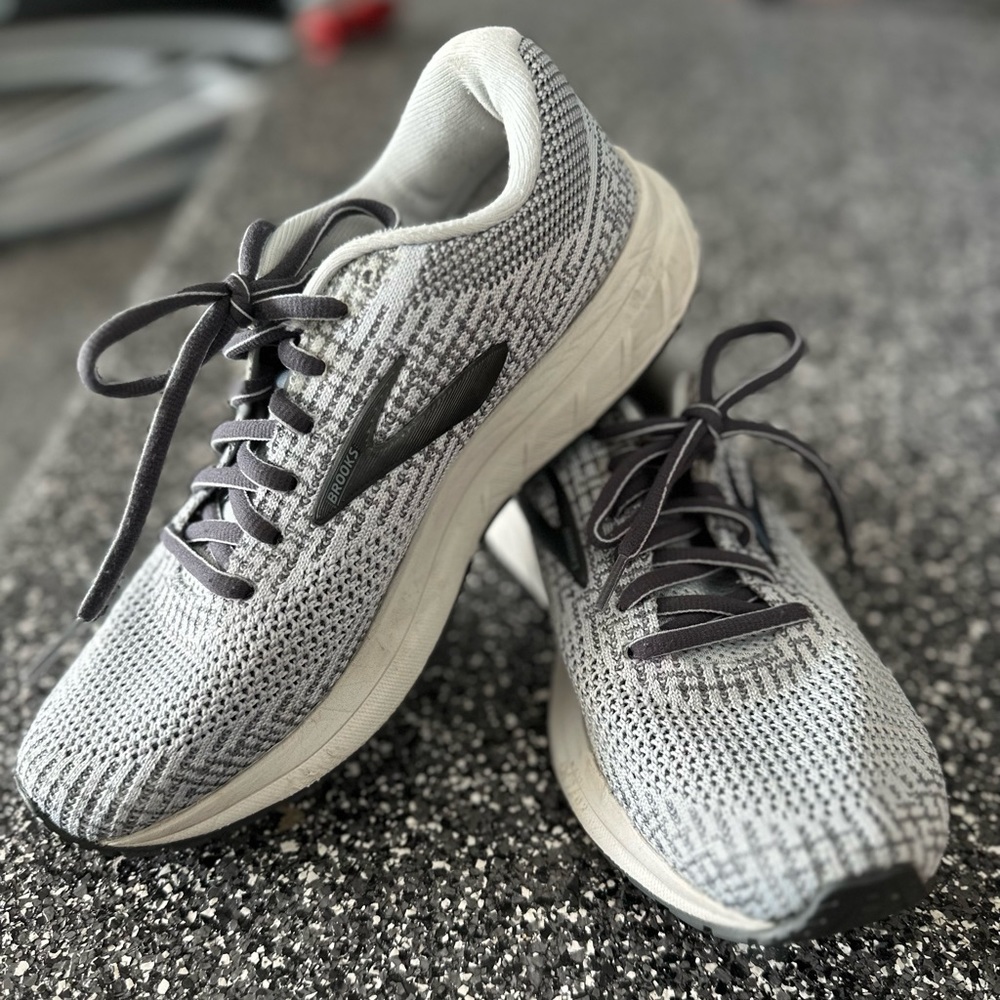 Brooks Revel 5 sneakers